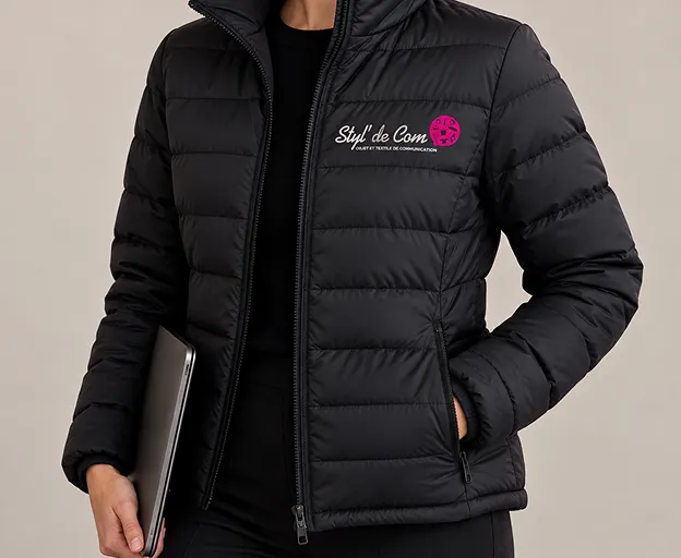 Veste à poches personnalisée Styl’ de Com avec logo et slogan publicitaire